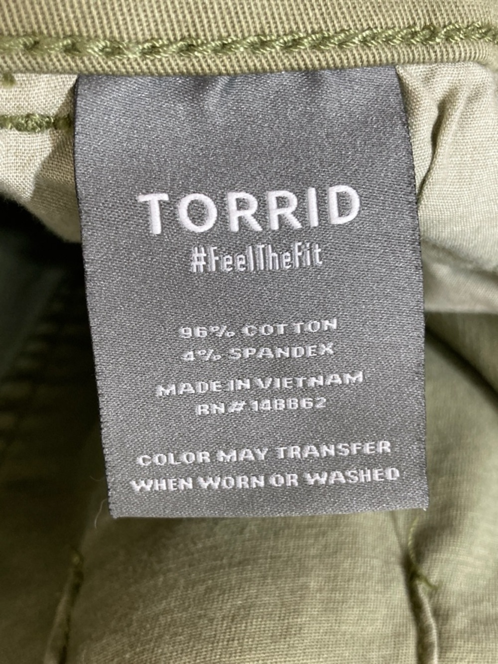 Torrid Women's Green 3.5" Weekend Mid Rise Twill Shorts Size 4X Vacation Utility - Picture 7 of 9